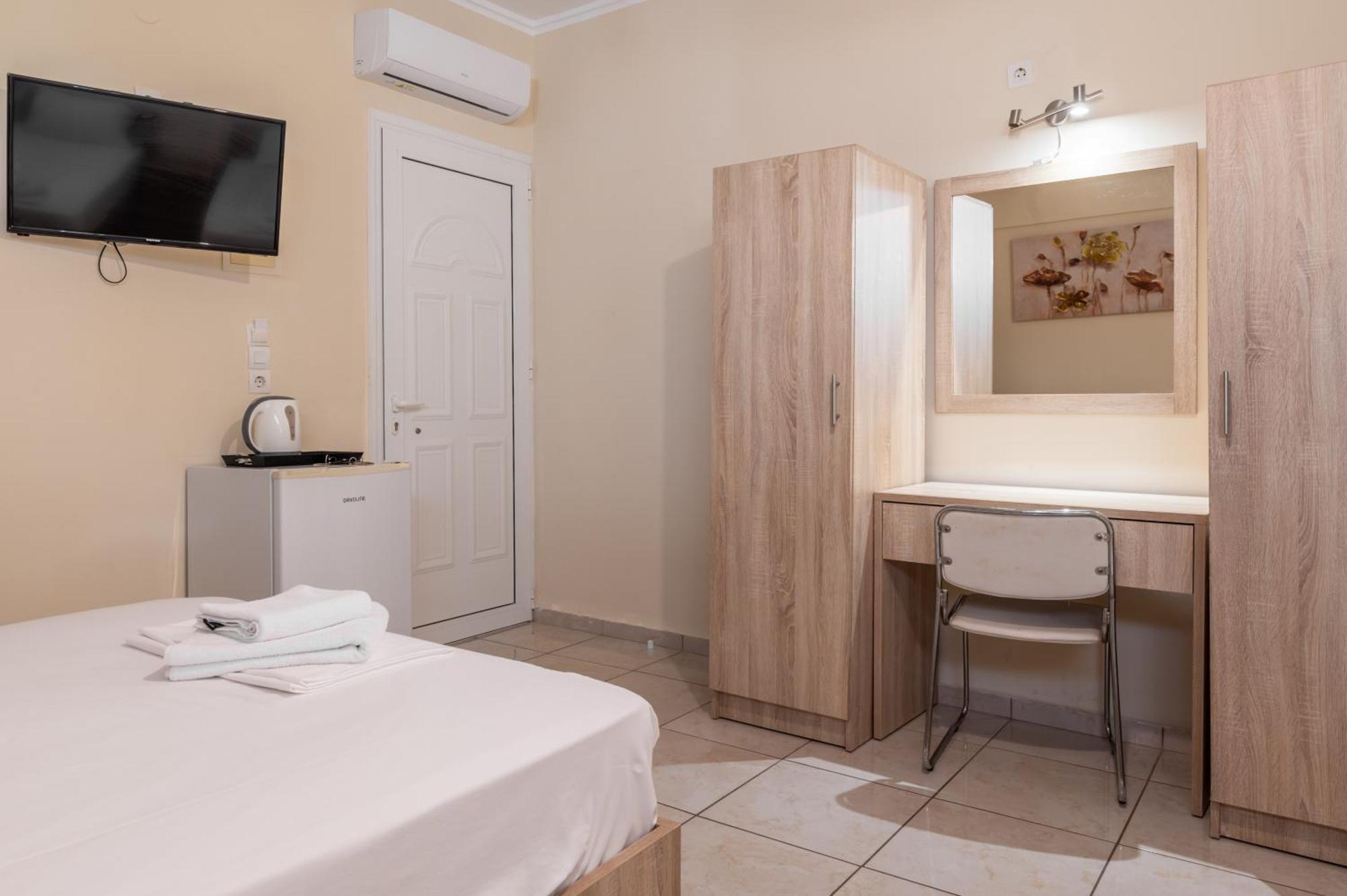 Fontana Luxury Rooms Mytilíni Екстериор снимка