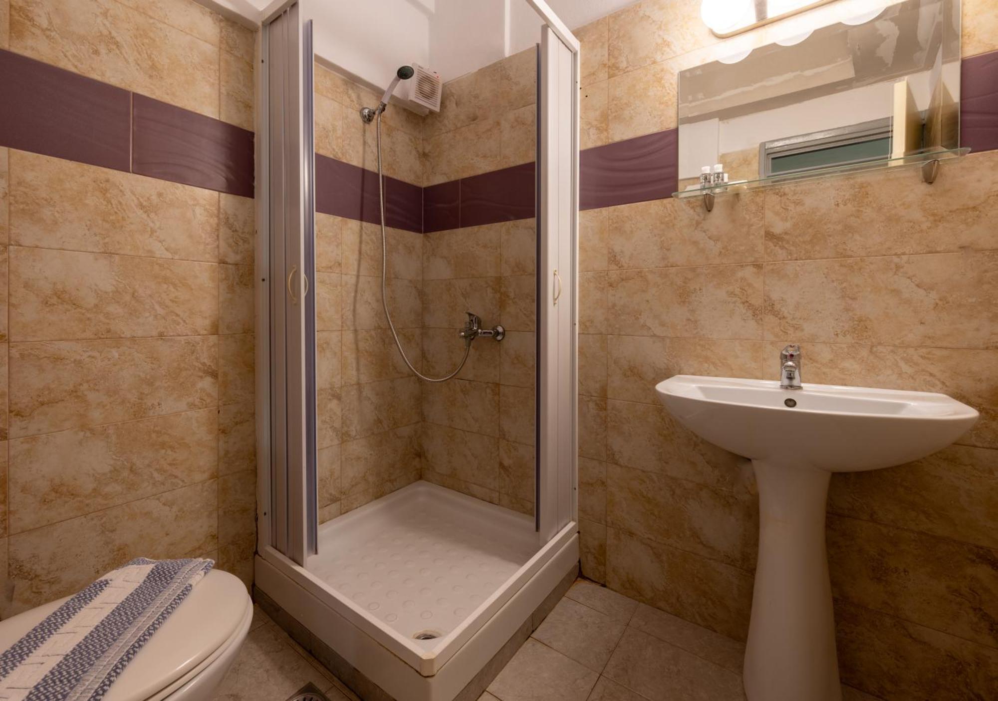 Fontana Luxury Rooms Mytilíni Екстериор снимка